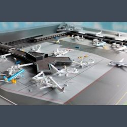 Herpa Wings 524216 Amsterdam Airport Schiphol Pier F Jetway Set