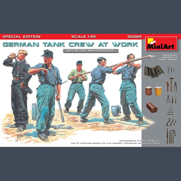 GERMAN TANK CREW AT WORK