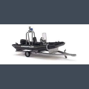 Anhnger mit Motorboot