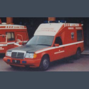 Roskilde Brandvsen - Ambulance m/sort motorklap