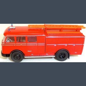 Tanklschfahrzeug LP311 TLF16 / Bachert