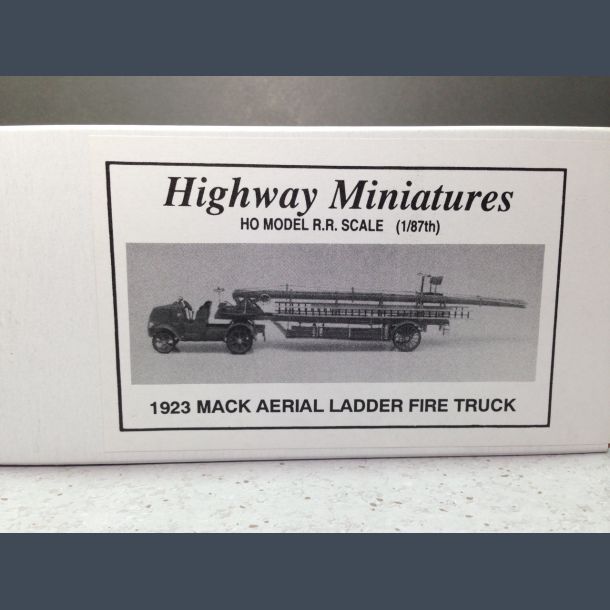 1923 Mack Aerial Ladder Fire Truck (Highway Miniatures)