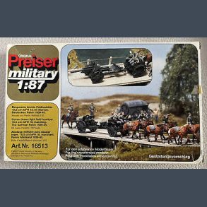 WWII - Horse drawn light field howitzer 10,5 cm IeFH 18. Marching